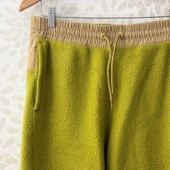 Allbirds Women’s M Hazy Lime Beige Fluff Fleece Pants Jogger Sweatpants - Picture 4 of 9